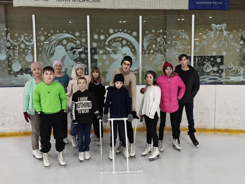 на ледовой арене.