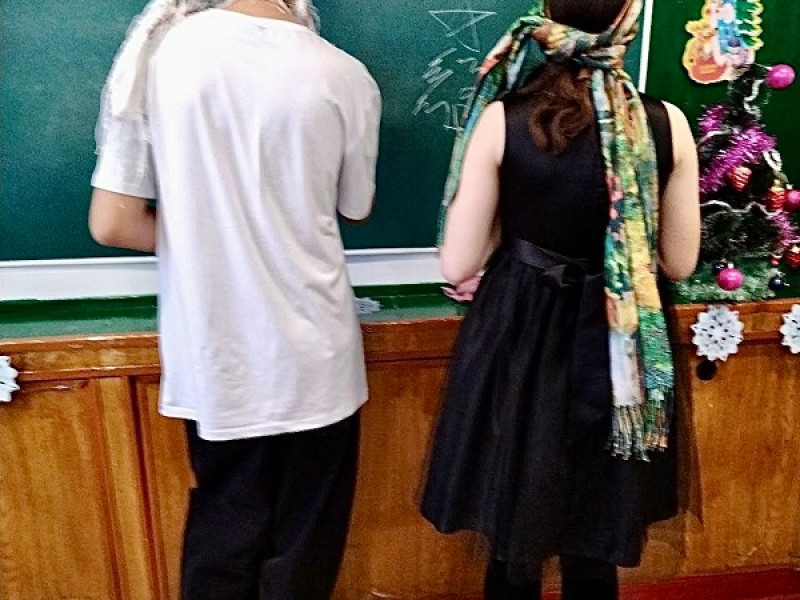 Новый год к нам мчится !.